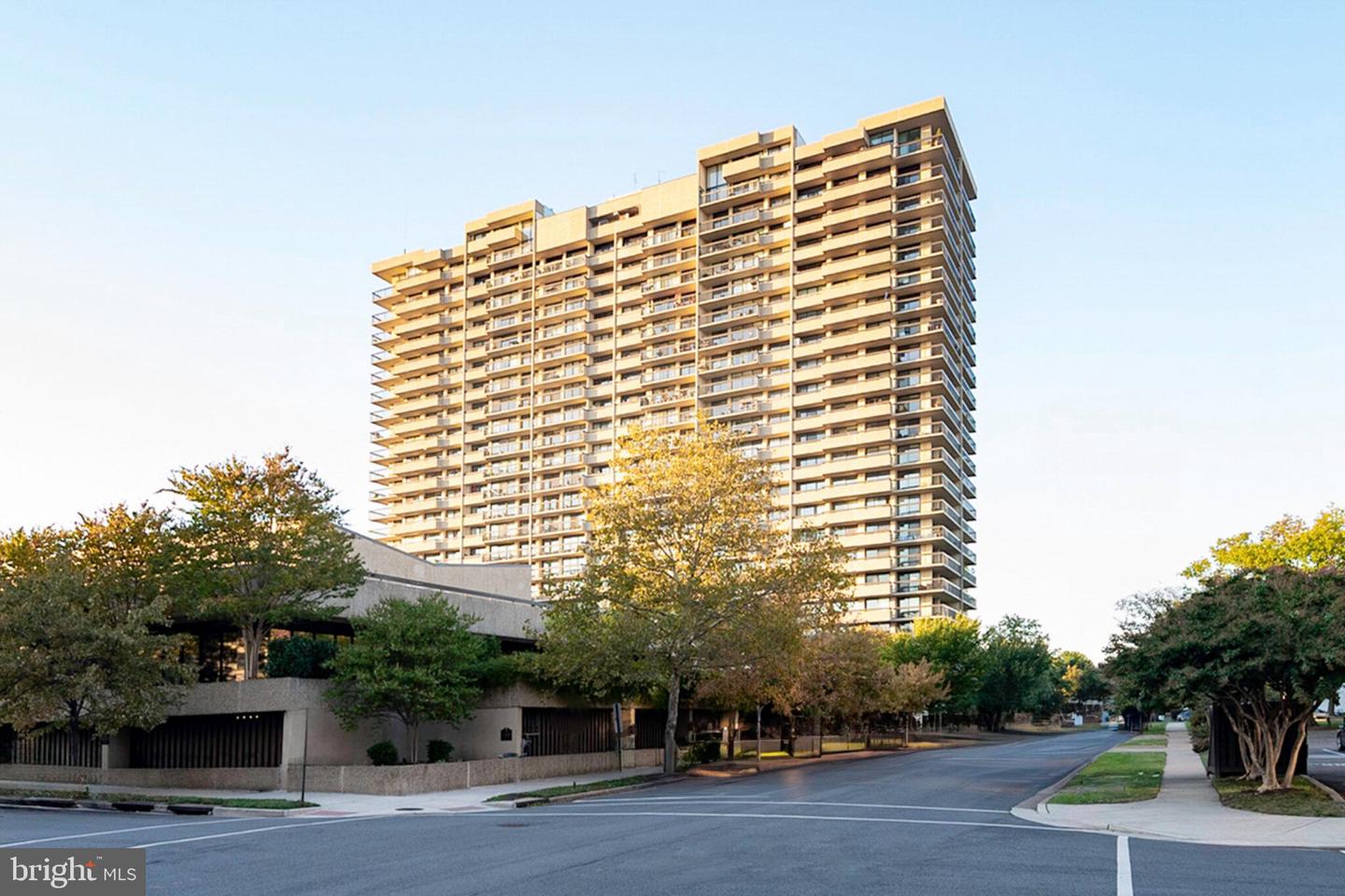 400 MADISON ST #1806, ALEXANDRIA, Virginia 22314, 1 Bedroom Bedrooms, ,1 BathroomBathrooms,Residential,For sale,400 MADISON ST #1806,VAAX2047512 MLS # VAAX2047512