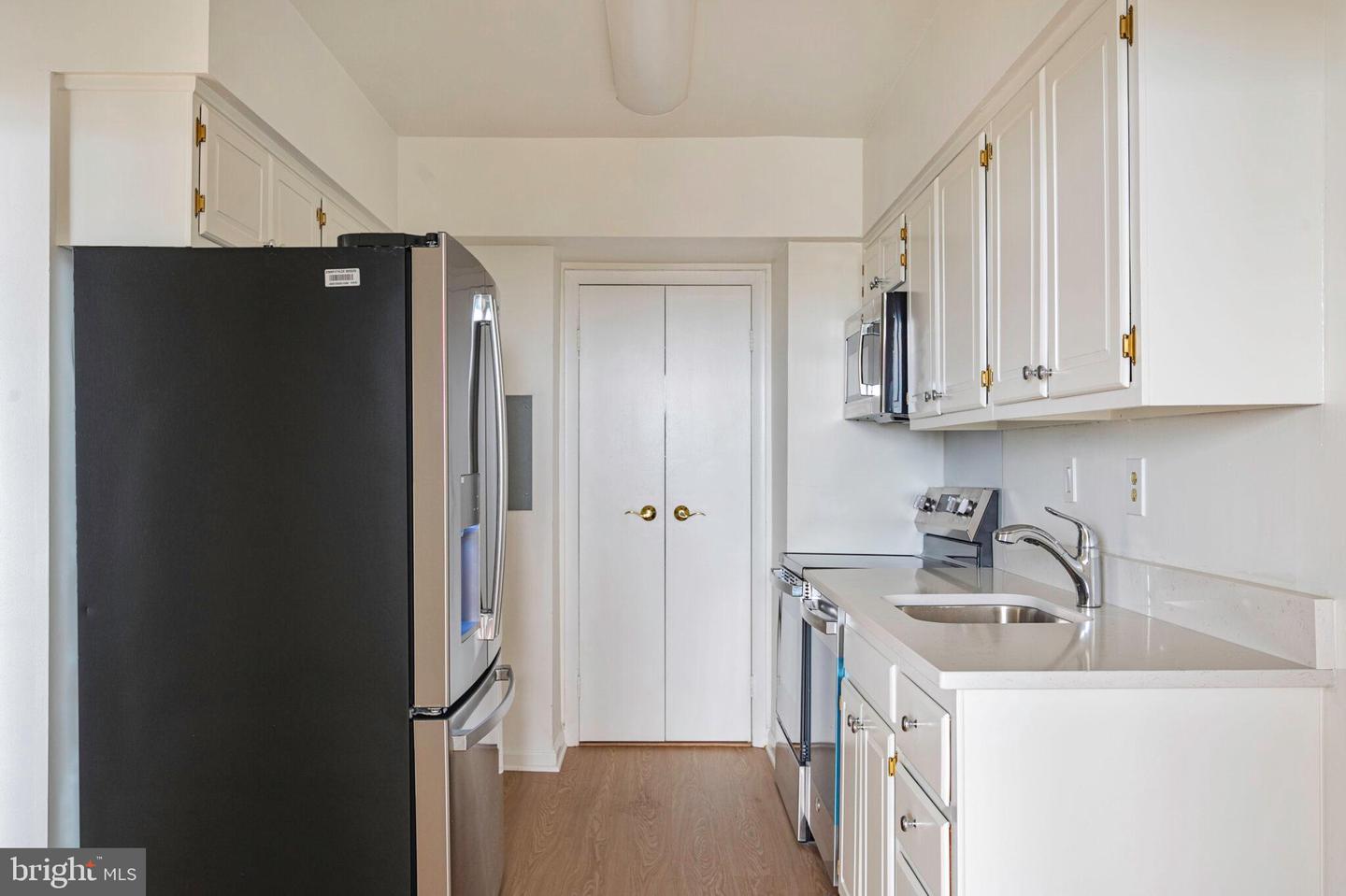400 MADISON ST #1806, ALEXANDRIA, Virginia 22314, 1 Bedroom Bedrooms, ,1 BathroomBathrooms,Residential,For sale,400 MADISON ST #1806,VAAX2047512 MLS # VAAX2047512
