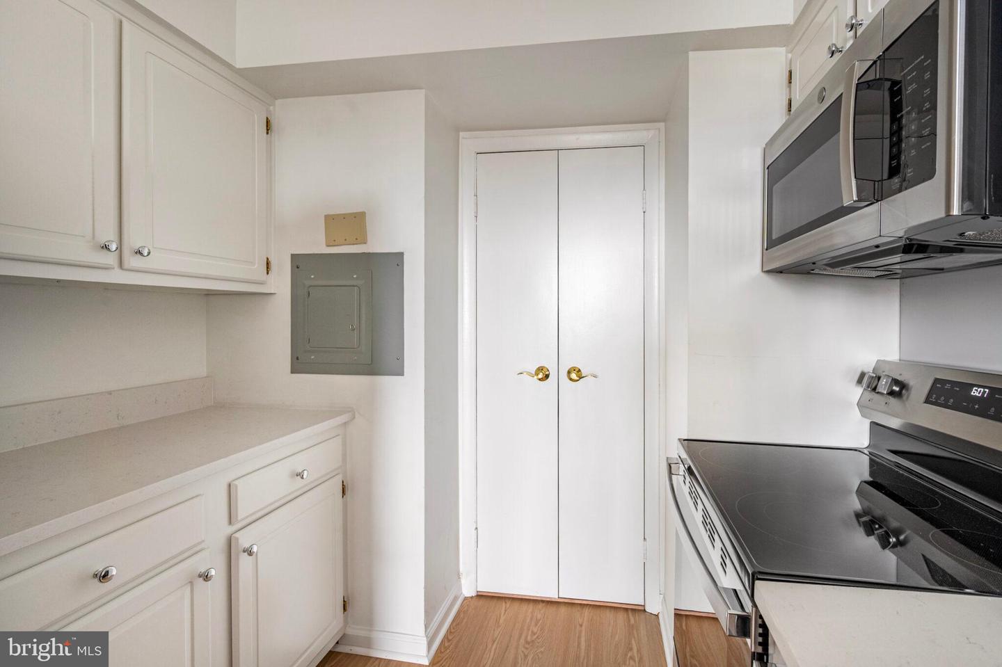400 MADISON ST #1806, ALEXANDRIA, Virginia 22314, 1 Bedroom Bedrooms, ,1 BathroomBathrooms,Residential,For sale,400 MADISON ST #1806,VAAX2047512 MLS # VAAX2047512