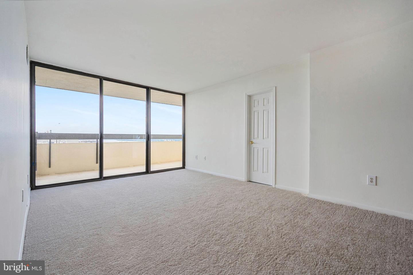 400 MADISON ST #1806, ALEXANDRIA, Virginia 22314, 1 Bedroom Bedrooms, ,1 BathroomBathrooms,Residential,For sale,400 MADISON ST #1806,VAAX2047512 MLS # VAAX2047512