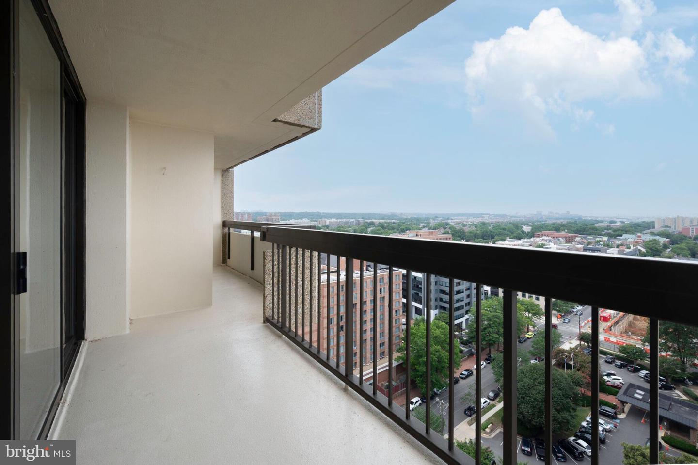 400 MADISON ST #1806, ALEXANDRIA, Virginia 22314, 1 Bedroom Bedrooms, ,1 BathroomBathrooms,Residential,For sale,400 MADISON ST #1806,VAAX2047512 MLS # VAAX2047512