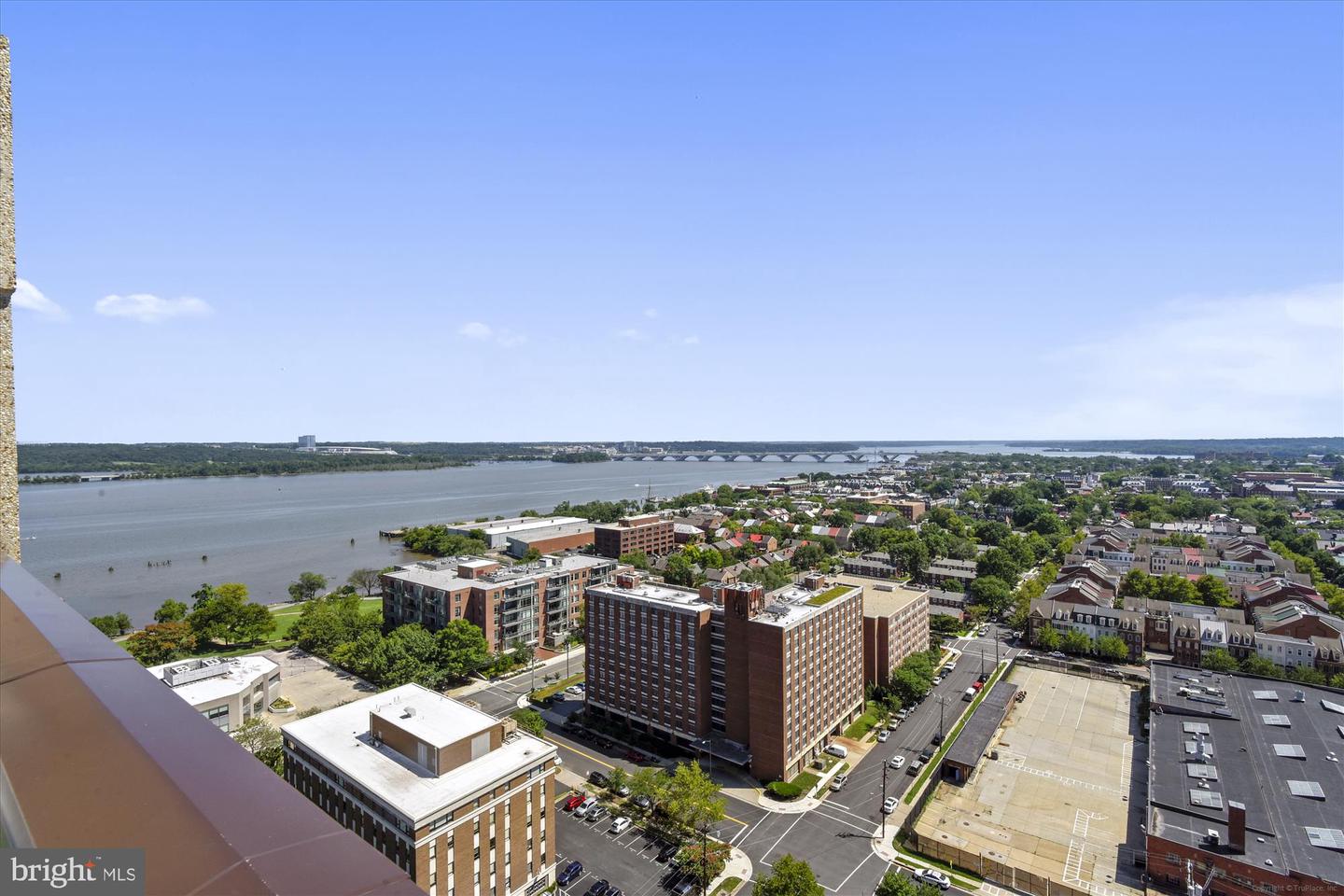400 MADISON ST #1806, ALEXANDRIA, Virginia 22314, 1 Bedroom Bedrooms, ,1 BathroomBathrooms,Residential,For sale,400 MADISON ST #1806,VAAX2047512 MLS # VAAX2047512