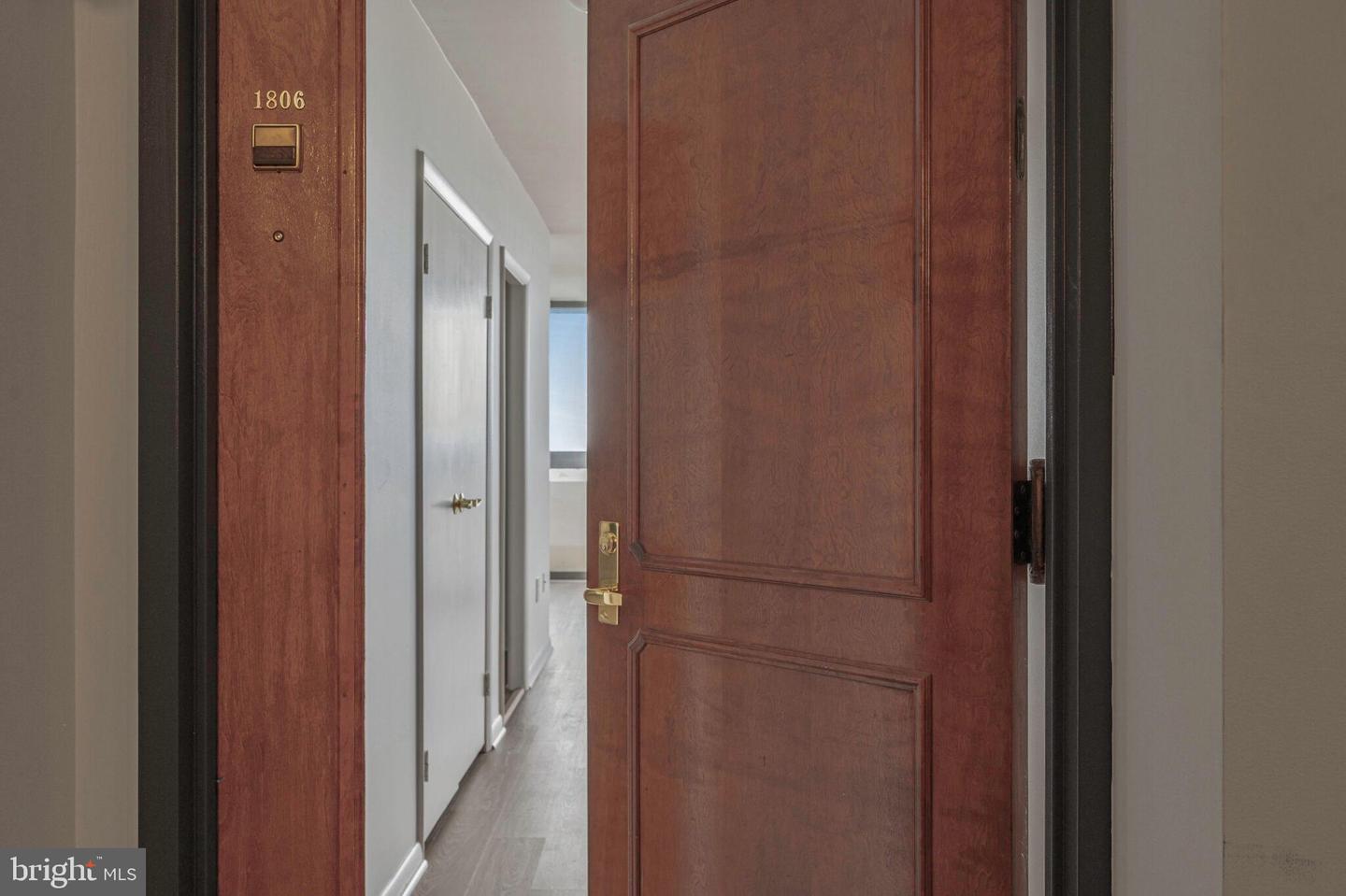 400 MADISON ST #1806, ALEXANDRIA, Virginia 22314, 1 Bedroom Bedrooms, ,1 BathroomBathrooms,Residential,For sale,400 MADISON ST #1806,VAAX2047512 MLS # VAAX2047512