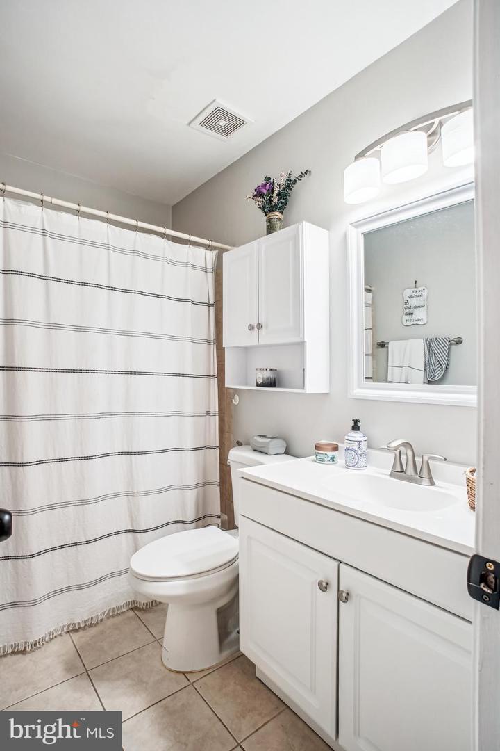 11939 ARTERY DR, FAIRFAX, Virginia 22030, 4 Bedrooms Bedrooms, ,3 BathroomsBathrooms,Residential,For sale,11939 ARTERY DR,VAFX2255952 MLS # VAFX2255952
