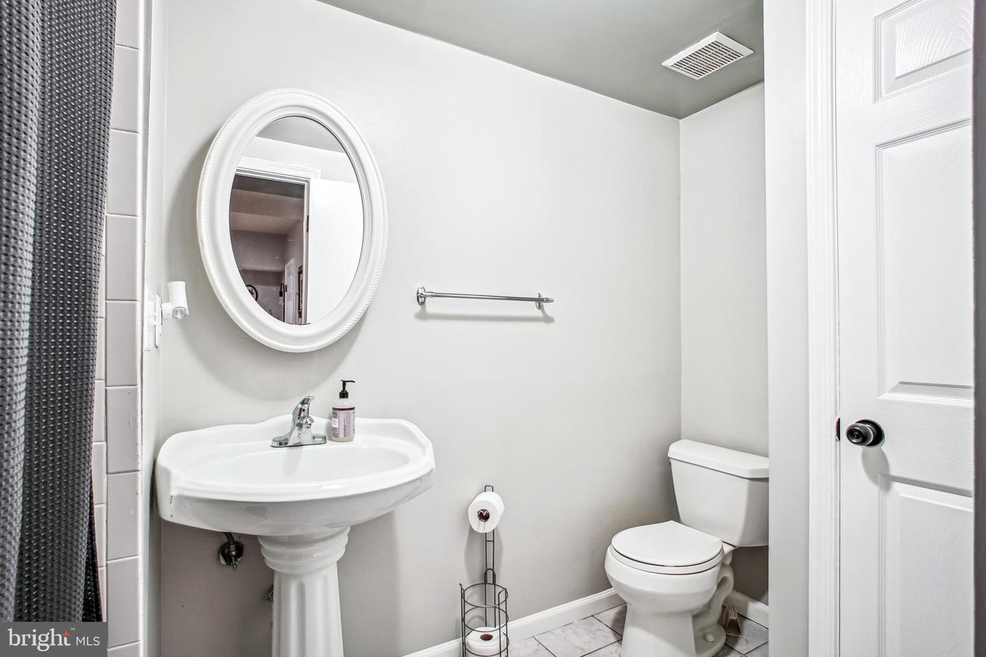 11939 ARTERY DR, FAIRFAX, Virginia 22030, 4 Bedrooms Bedrooms, ,3 BathroomsBathrooms,Residential,For sale,11939 ARTERY DR,VAFX2255952 MLS # VAFX2255952