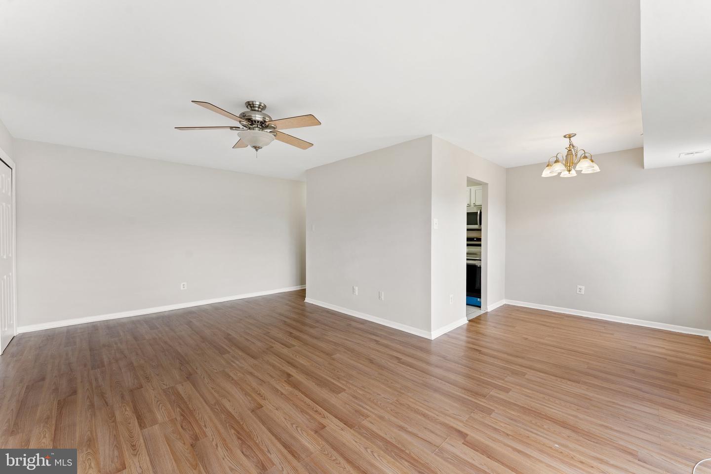 7599 GALES CT #201, MANASSAS, Virginia 20109, 2 Bedrooms Bedrooms, ,1 BathroomBathrooms,Residential,For sale,7599 GALES CT #201,VAPW2099410 MLS # VAPW2099410