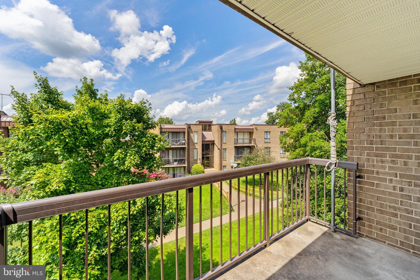 7599 GALES CT #201, MANASSAS, Virginia 20109, 2 Bedrooms Bedrooms, ,1 BathroomBathrooms,Residential,For sale,7599 GALES CT #201,VAPW2099410 MLS # VAPW2099410