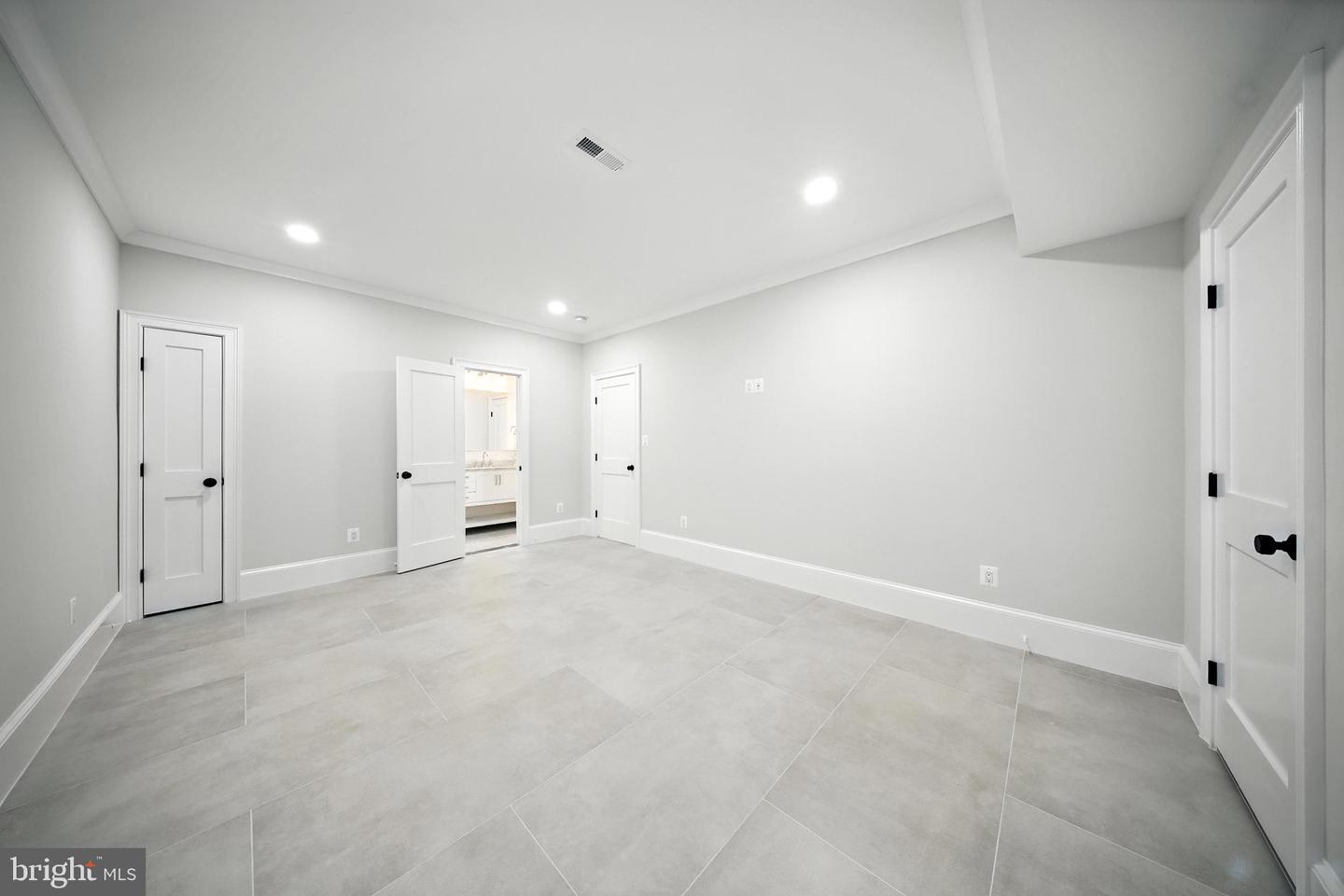 4705 & 4707 25TH ST N, ARLINGTON, Virginia 22207, 7 Bedrooms Bedrooms, ,6 BathroomsBathrooms,Residential,For sale,4705 & 4707 25TH ST N,VAAR2060930 MLS # VAAR2060930