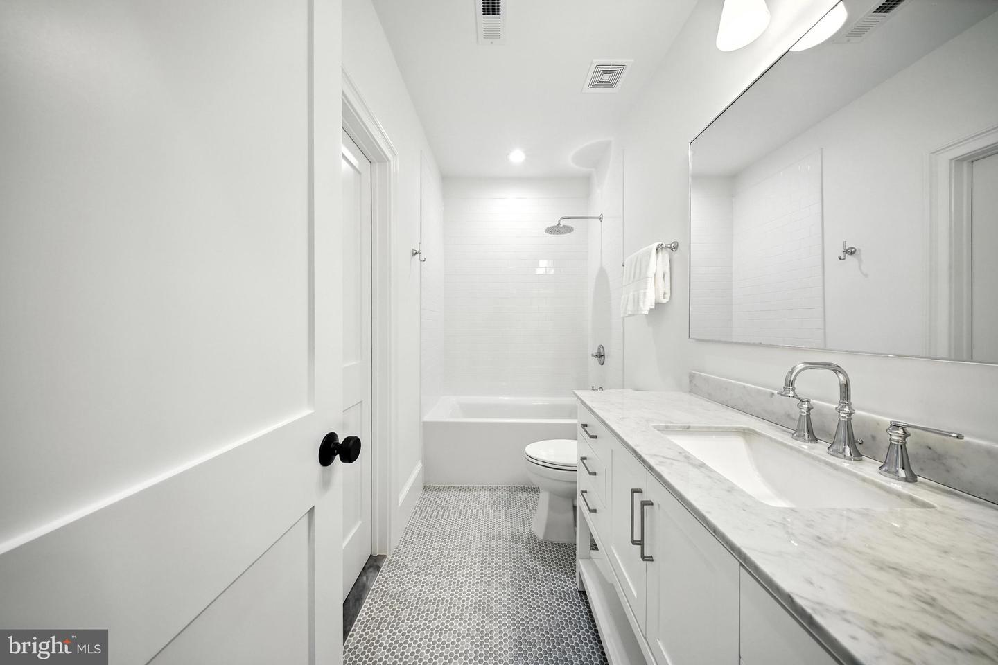 4705 & 4707 25TH ST N, ARLINGTON, Virginia 22207, 7 Bedrooms Bedrooms, ,6 BathroomsBathrooms,Residential,For sale,4705 & 4707 25TH ST N,VAAR2060930 MLS # VAAR2060930