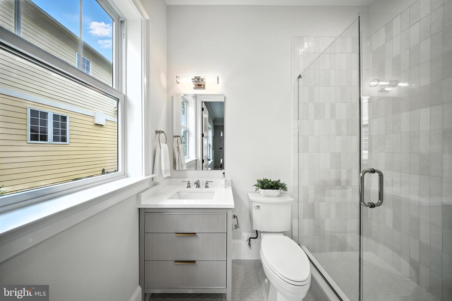 4705 & 4707 25TH ST N, ARLINGTON, Virginia 22207, 7 Bedrooms Bedrooms, ,6 BathroomsBathrooms,Residential,For sale,4705 & 4707 25TH ST N,VAAR2060930 MLS # VAAR2060930