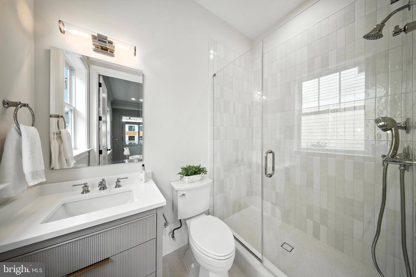 4705 & 4707 25TH ST N, ARLINGTON, Virginia 22207, 7 Bedrooms Bedrooms, ,6 BathroomsBathrooms,Residential,For sale,4705 & 4707 25TH ST N,VAAR2060930 MLS # VAAR2060930