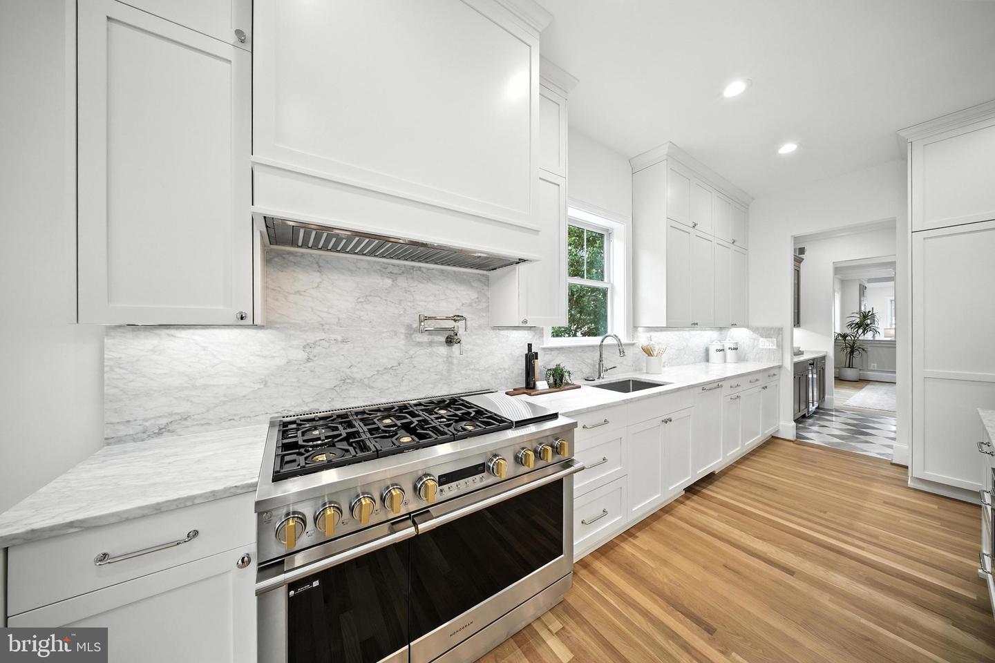 4705 & 4707 25TH ST N, ARLINGTON, Virginia 22207, 7 Bedrooms Bedrooms, ,6 BathroomsBathrooms,Residential,For sale,4705 & 4707 25TH ST N,VAAR2060930 MLS # VAAR2060930