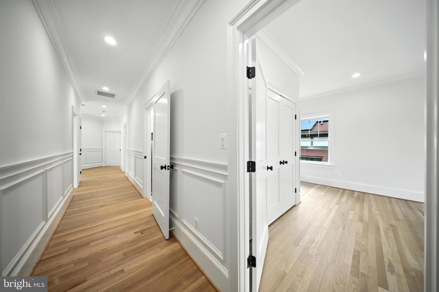 4705 & 4707 25TH ST N, ARLINGTON, Virginia 22207, 7 Bedrooms Bedrooms, ,6 BathroomsBathrooms,Residential,For sale,4705 & 4707 25TH ST N,VAAR2060930 MLS # VAAR2060930