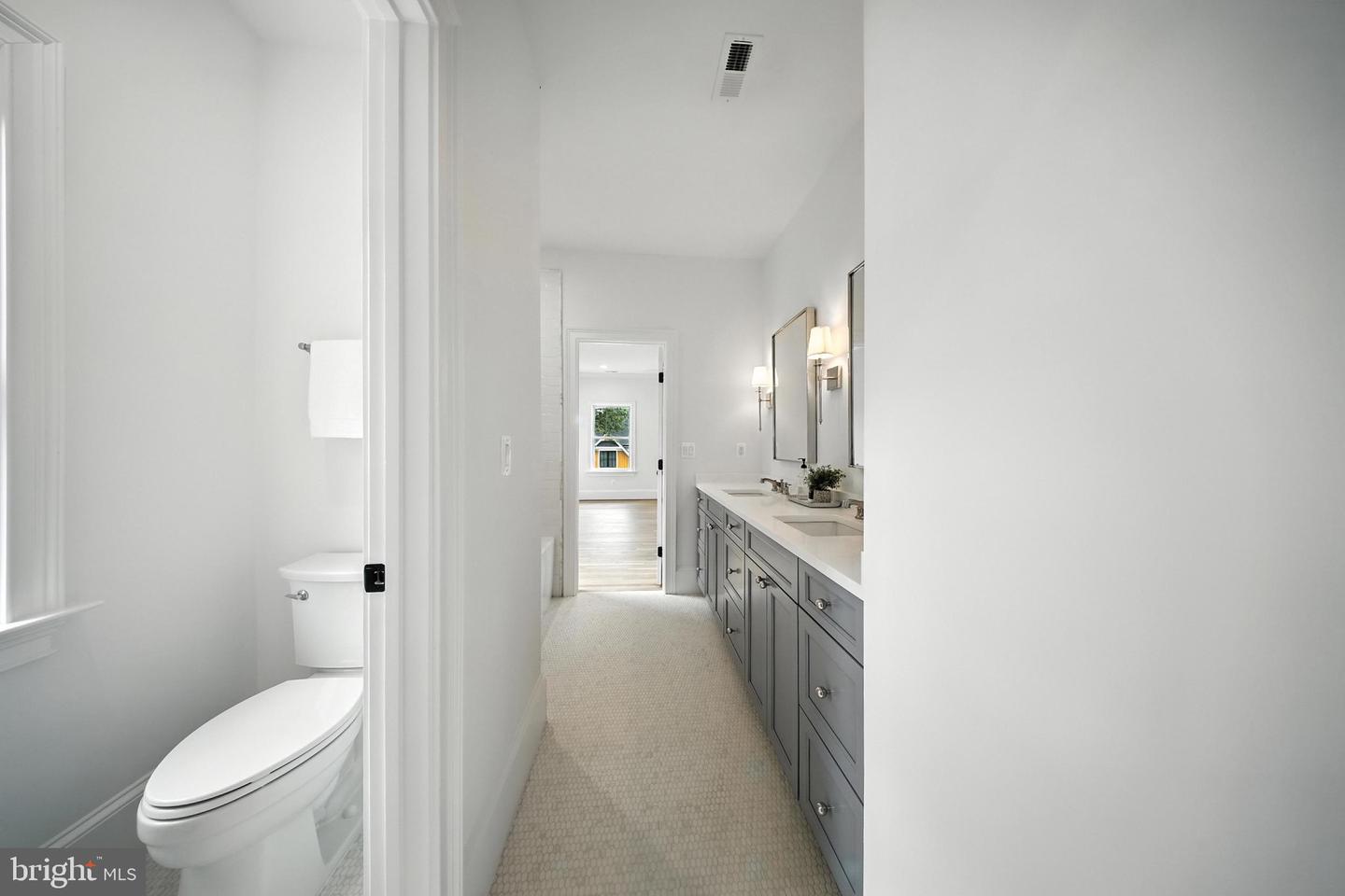 4705 & 4707 25TH ST N, ARLINGTON, Virginia 22207, 7 Bedrooms Bedrooms, ,6 BathroomsBathrooms,Residential,For sale,4705 & 4707 25TH ST N,VAAR2060930 MLS # VAAR2060930
