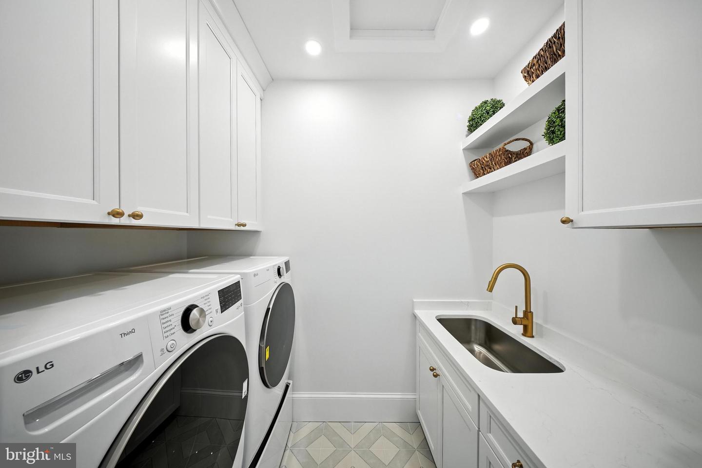 4705 & 4707 25TH ST N, ARLINGTON, Virginia 22207, 7 Bedrooms Bedrooms, ,6 BathroomsBathrooms,Residential,For sale,4705 & 4707 25TH ST N,VAAR2060930 MLS # VAAR2060930