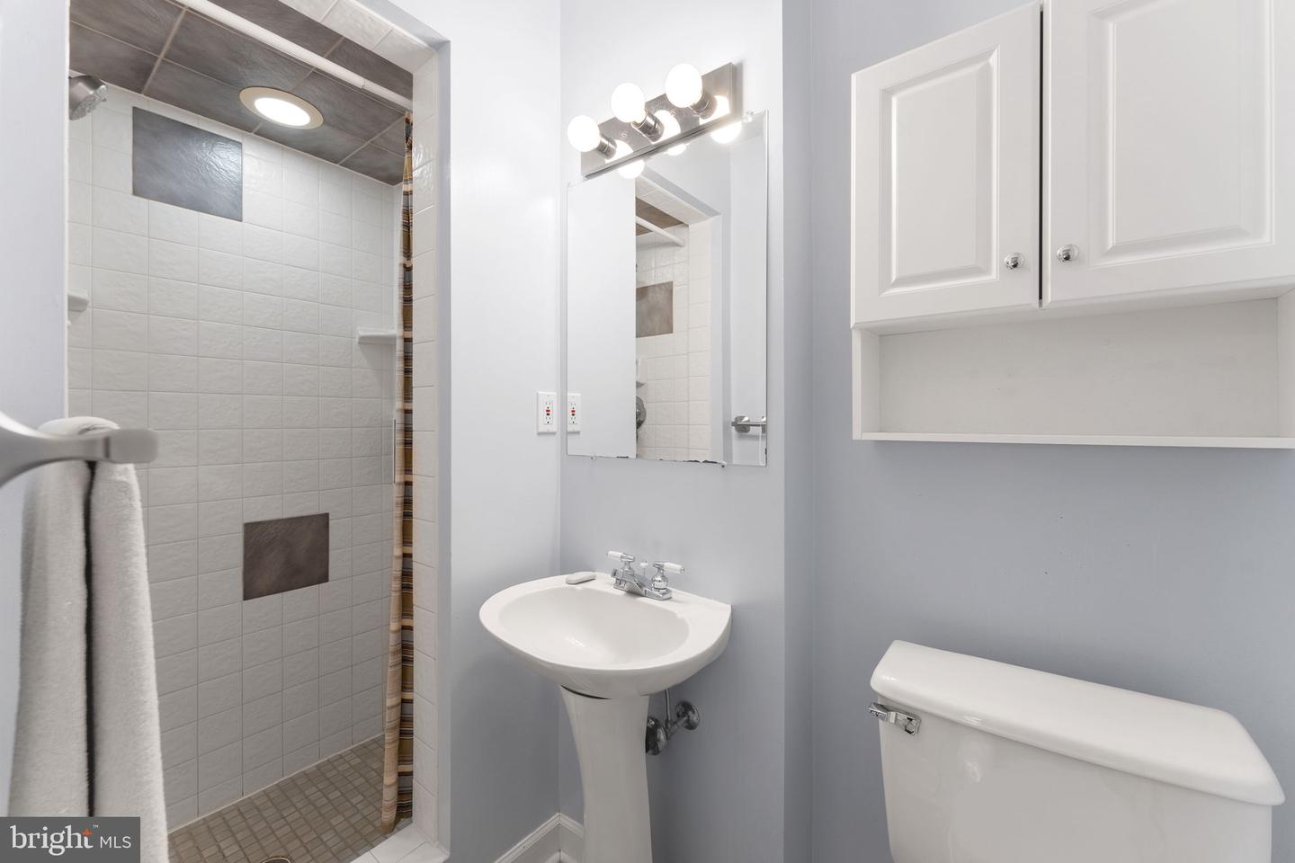 1823 WESTMORELAND ST, MCLEAN, Virginia 22101, 5 Bedrooms Bedrooms, ,4 BathroomsBathrooms,Residential,For sale,1823 WESTMORELAND ST,VAFX2256036 MLS # VAFX2256036