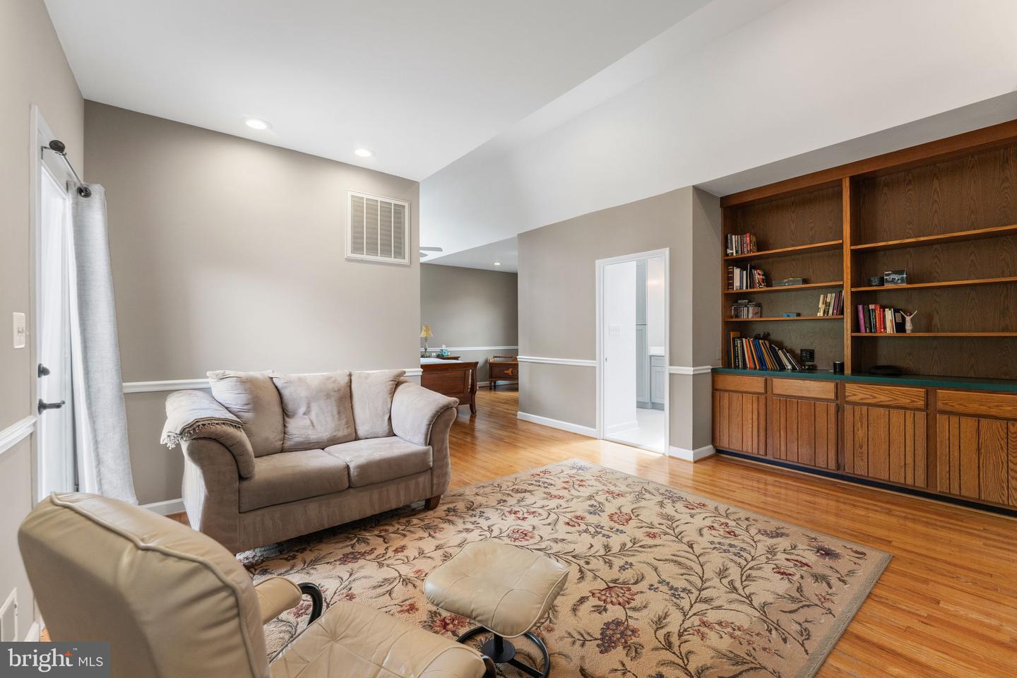 1823 WESTMORELAND ST, MCLEAN, Virginia 22101, 5 Bedrooms Bedrooms, ,4 BathroomsBathrooms,Residential,For sale,1823 WESTMORELAND ST,VAFX2256036 MLS # VAFX2256036