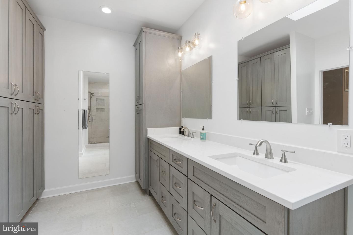 1823 WESTMORELAND ST, MCLEAN, Virginia 22101, 5 Bedrooms Bedrooms, ,4 BathroomsBathrooms,Residential,For sale,1823 WESTMORELAND ST,VAFX2256036 MLS # VAFX2256036