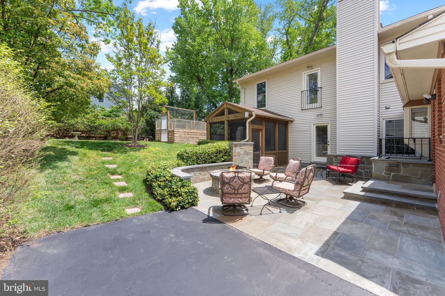 1823 WESTMORELAND ST, MCLEAN, Virginia 22101, 5 Bedrooms Bedrooms, ,4 BathroomsBathrooms,Residential,For sale,1823 WESTMORELAND ST,VAFX2256036 MLS # VAFX2256036