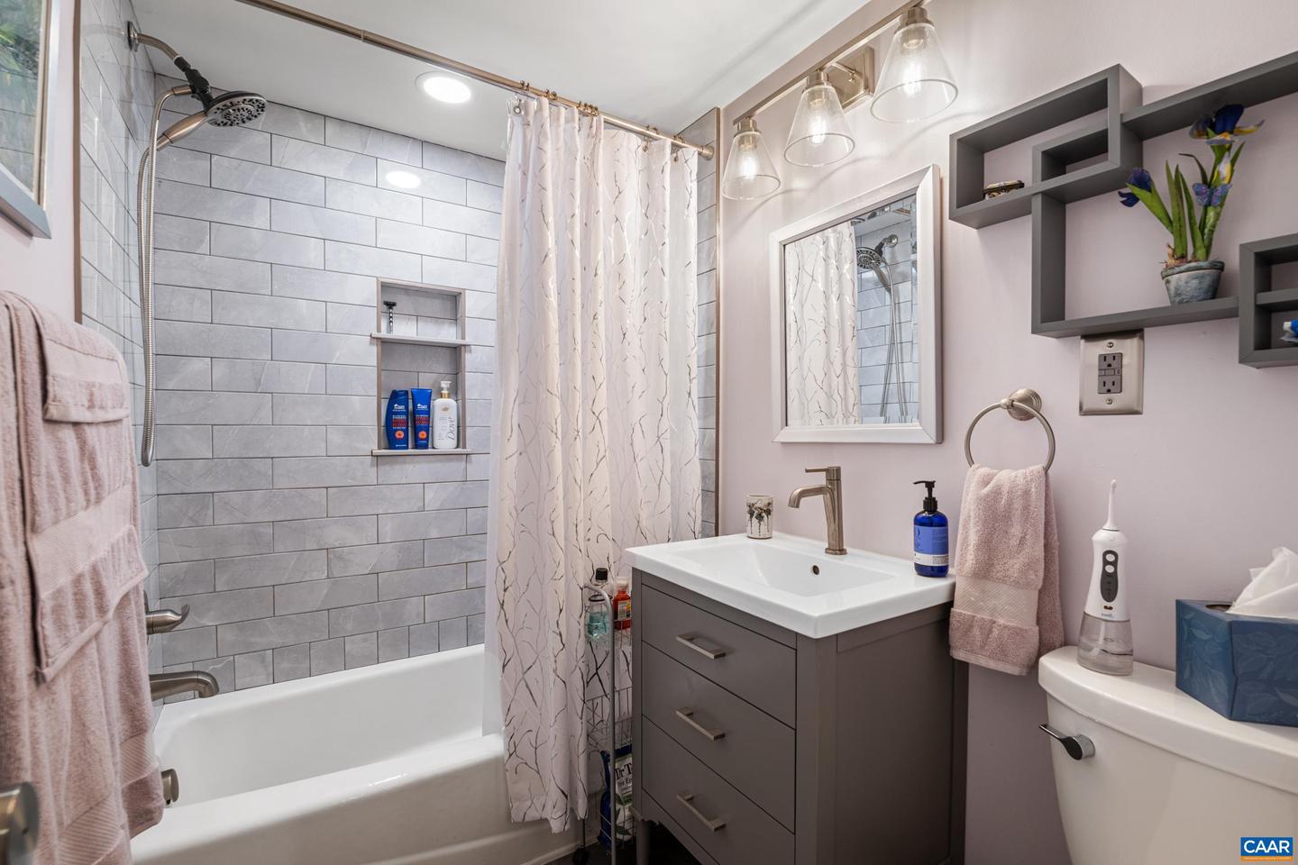 511 N 1ST ST #105, CHARLOTTESVILLE, Virginia 22903, 2 Bedrooms Bedrooms, ,1 BathroomBathrooms,Residential,For sale,511 N 1ST ST #105,666842 MLS # 666842