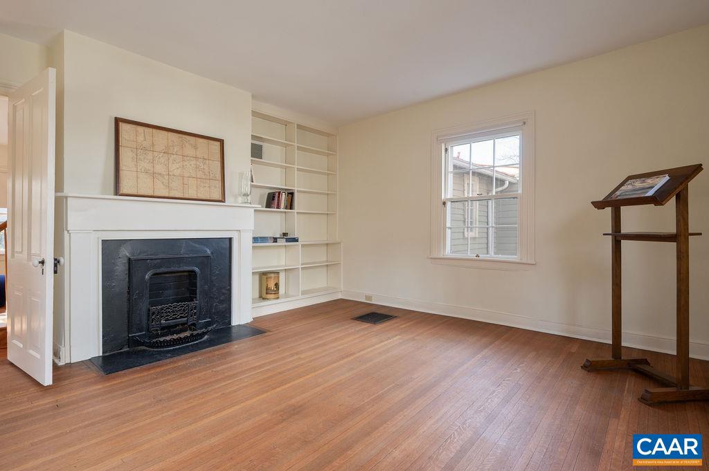 907 COTTAGE LN, CHARLOTTESVILLE, Virginia 22903, 4 Bedrooms Bedrooms, ,3 BathroomsBathrooms,Residential,For sale,907 COTTAGE LN,661152 MLS # 661152