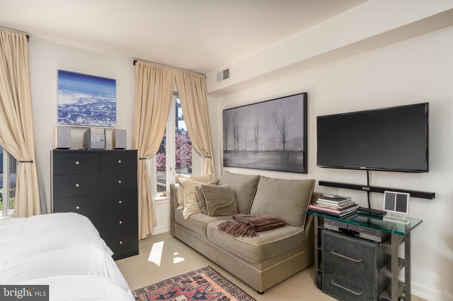 2014 O ST NW, WASHINGTON, District Of Columbia 20036, 3 Bedrooms Bedrooms, ,2 BathroomsBathrooms,Residential,For sale,2014 O ST NW,DCDC2196486 MLS # DCDC2196486