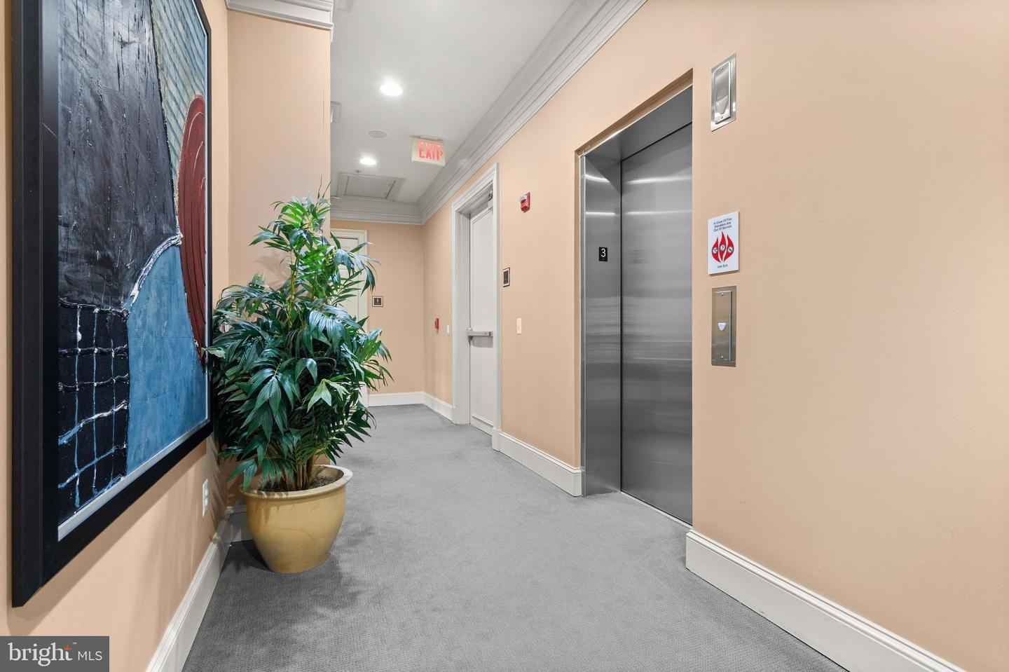 4870 EISENHOWER AVE #109, ALEXANDRIA, Virginia 22304, 1 Bedroom Bedrooms, ,1 BathroomBathrooms,Residential,For sale,4870 EISENHOWER AVE #109,VAAX2044446 MLS # VAAX2044446