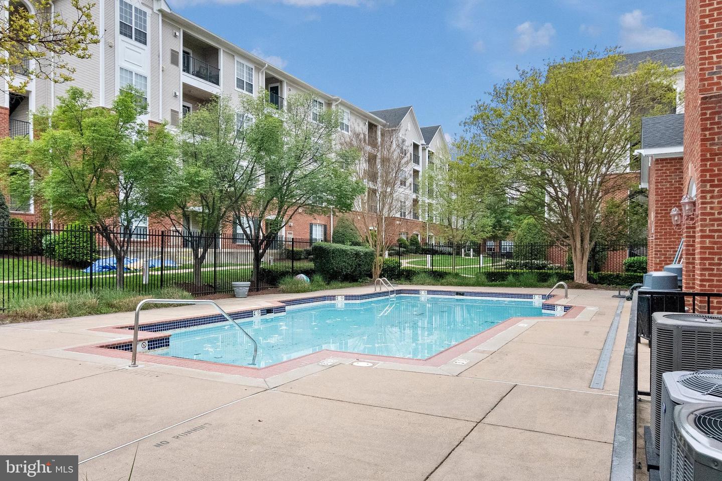 4870 EISENHOWER AVE #109, ALEXANDRIA, Virginia 22304, 1 Bedroom Bedrooms, ,1 BathroomBathrooms,Residential,For sale,4870 EISENHOWER AVE #109,VAAX2044446 MLS # VAAX2044446