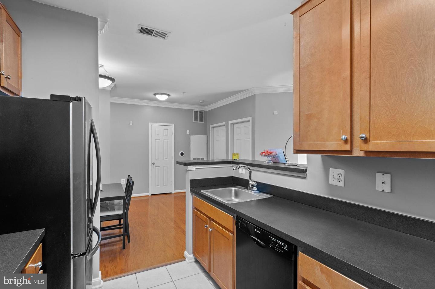 4870 EISENHOWER AVE #109, ALEXANDRIA, Virginia 22304, 1 Bedroom Bedrooms, ,1 BathroomBathrooms,Residential,For sale,4870 EISENHOWER AVE #109,VAAX2044446 MLS # VAAX2044446