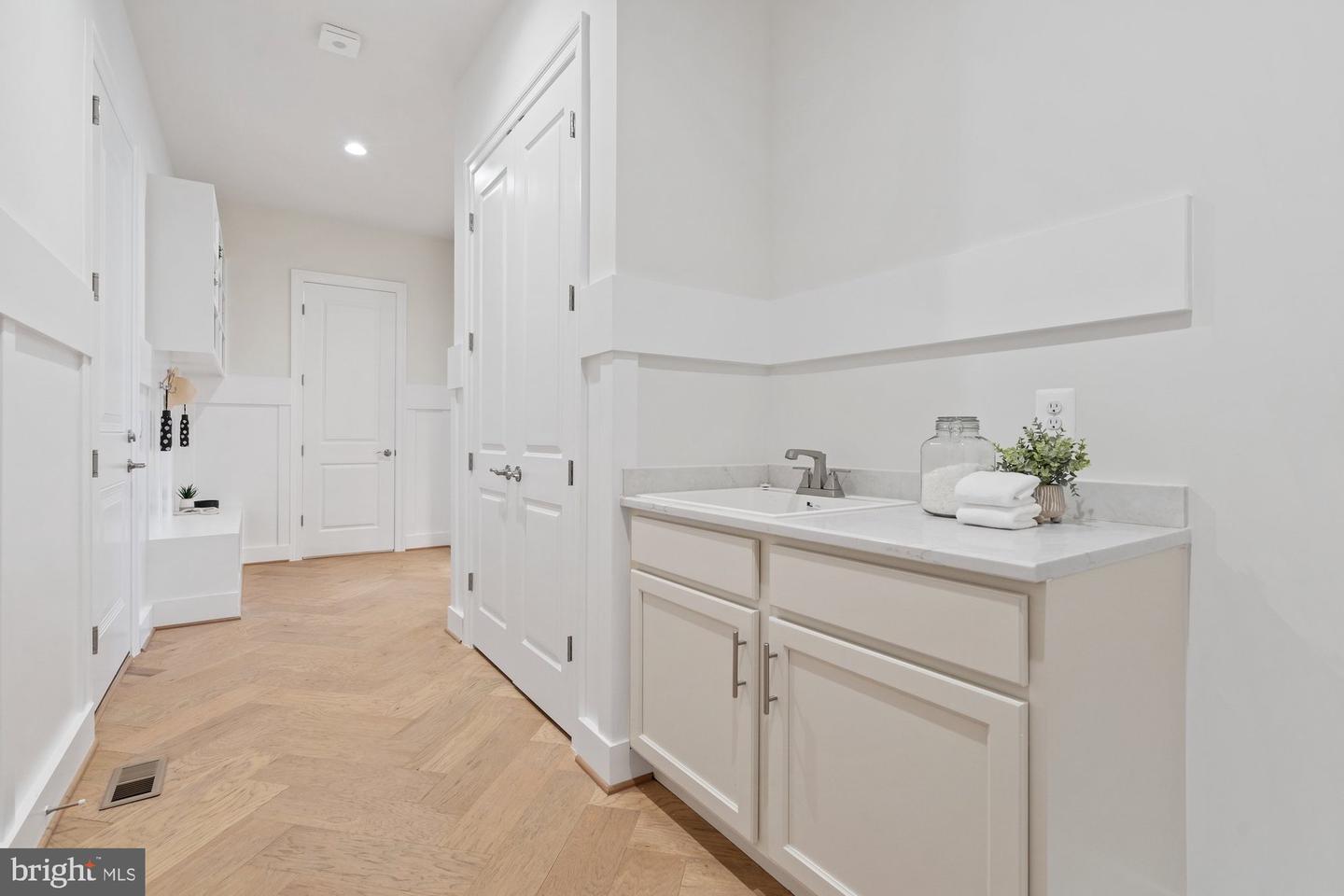 11632 PINE TREE DR, FAIRFAX, Virginia 22033, 6 Bedrooms Bedrooms, ,6 BathroomsBathrooms,Residential,For sale,11632 PINE TREE DR,VAFX2236648 MLS # VAFX2236648