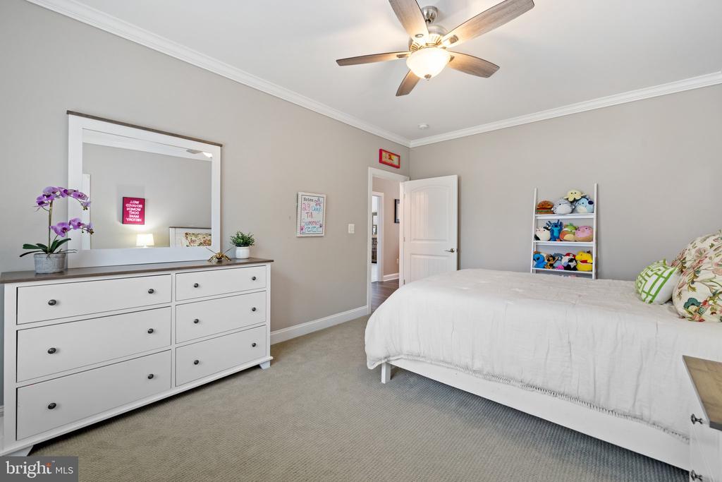 165 GREEN ST, WARRENTON, Virginia 20186, 3 Bedrooms Bedrooms, ,3 BathroomsBathrooms,Residential,165 GREEN ST,VAFQ2017440 MLS # VAFQ2017440