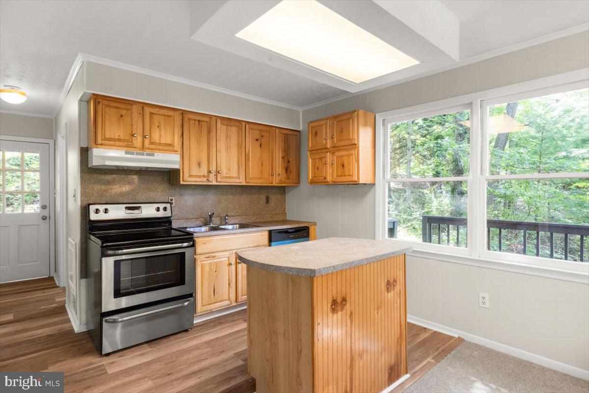227 LAKEVIEW DR, CROSS JUNCTION, Virginia 22625, 4 Bedrooms Bedrooms, 10 Rooms Rooms,2 BathroomsBathrooms,Residential,For sale,227 LAKEVIEW DR,VAFV2034150 MLS # VAFV2034150