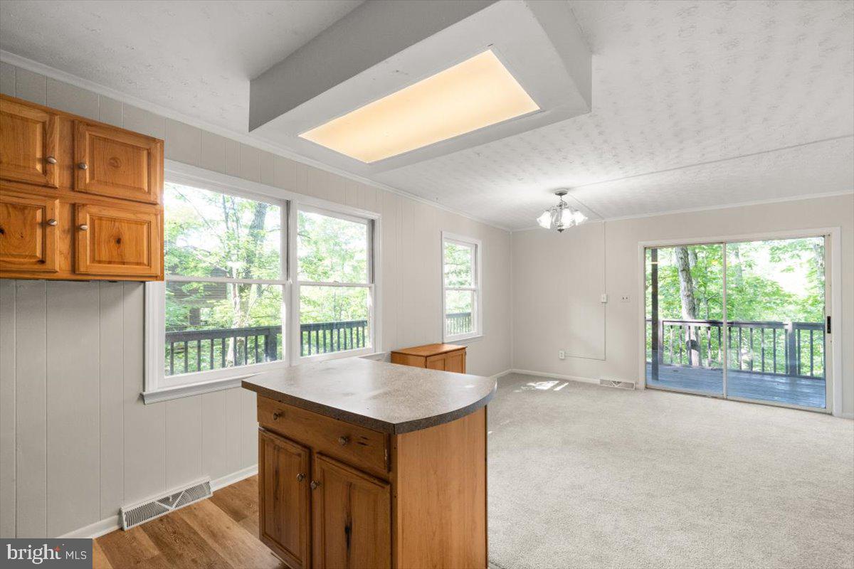 227 LAKEVIEW DR, CROSS JUNCTION, Virginia 22625, 4 Bedrooms Bedrooms, 10 Rooms Rooms,2 BathroomsBathrooms,Residential,For sale,227 LAKEVIEW DR,VAFV2034150 MLS # VAFV2034150