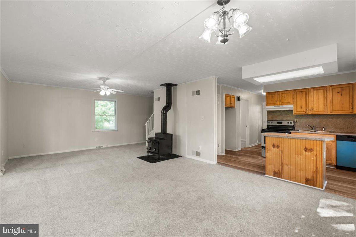 227 LAKEVIEW DR, CROSS JUNCTION, Virginia 22625, 4 Bedrooms Bedrooms, 10 Rooms Rooms,2 BathroomsBathrooms,Residential,For sale,227 LAKEVIEW DR,VAFV2034150 MLS # VAFV2034150