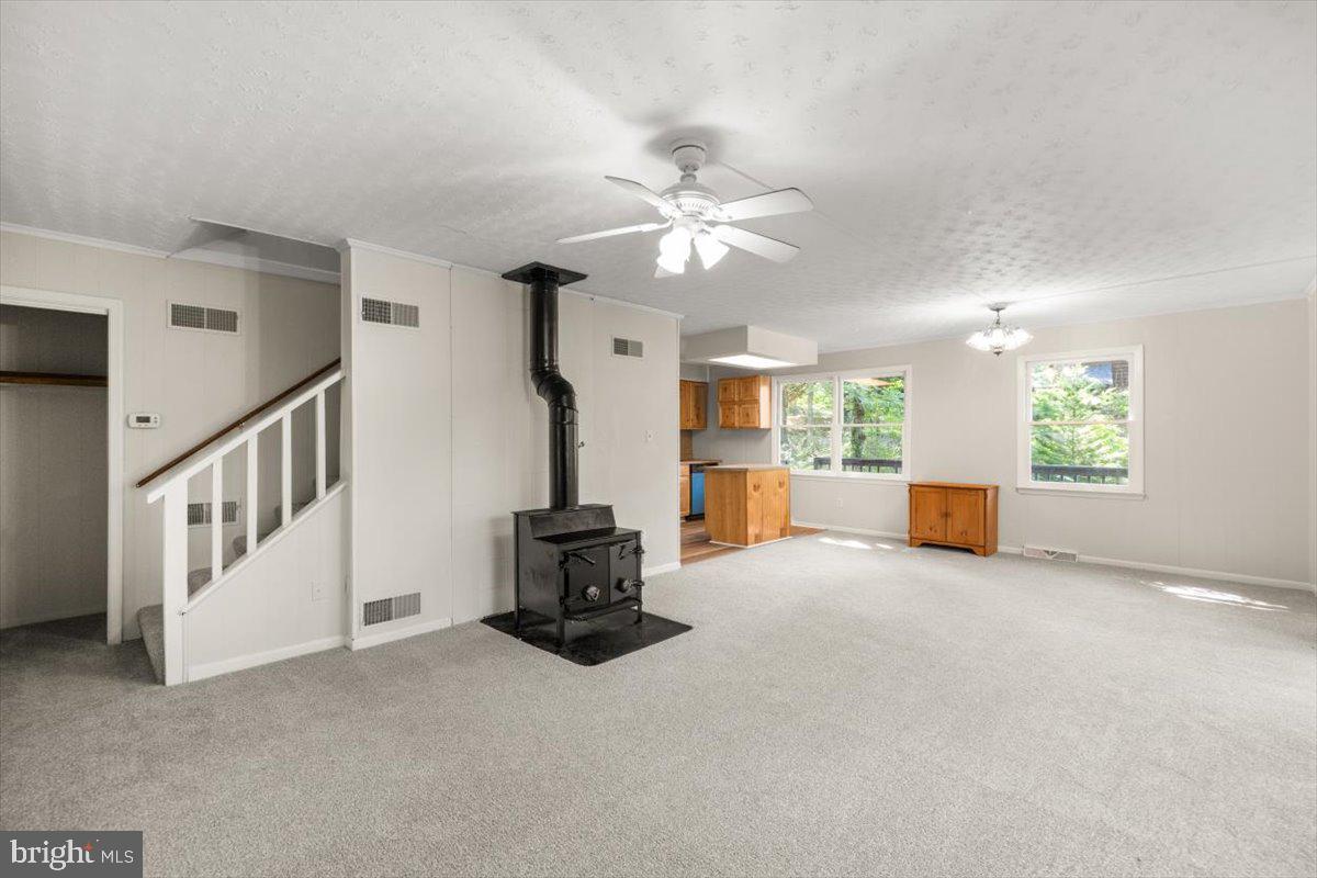 227 LAKEVIEW DR, CROSS JUNCTION, Virginia 22625, 4 Bedrooms Bedrooms, 10 Rooms Rooms,2 BathroomsBathrooms,Residential,For sale,227 LAKEVIEW DR,VAFV2034150 MLS # VAFV2034150