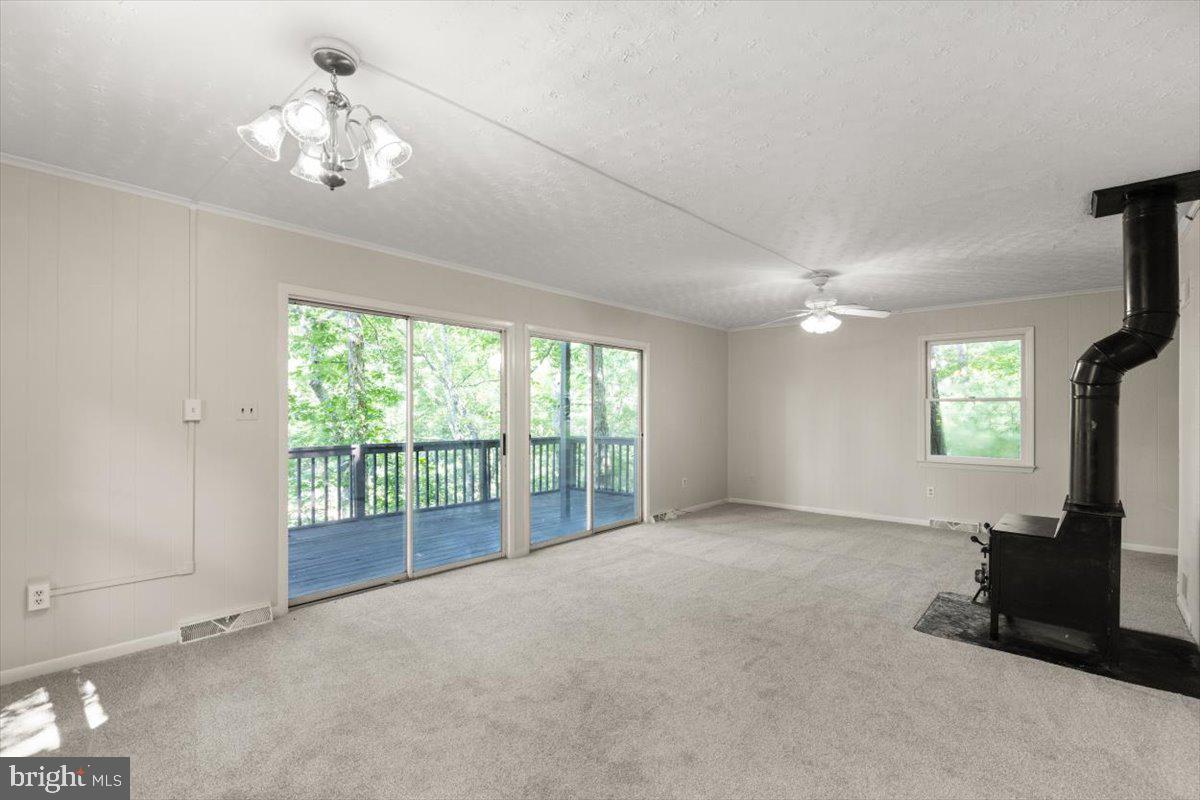227 LAKEVIEW DR, CROSS JUNCTION, Virginia 22625, 4 Bedrooms Bedrooms, 10 Rooms Rooms,2 BathroomsBathrooms,Residential,For sale,227 LAKEVIEW DR,VAFV2034150 MLS # VAFV2034150