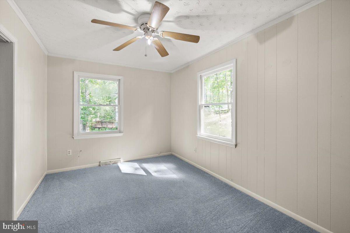 227 LAKEVIEW DR, CROSS JUNCTION, Virginia 22625, 4 Bedrooms Bedrooms, 10 Rooms Rooms,2 BathroomsBathrooms,Residential,For sale,227 LAKEVIEW DR,VAFV2034150 MLS # VAFV2034150