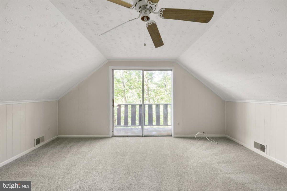 227 LAKEVIEW DR, CROSS JUNCTION, Virginia 22625, 4 Bedrooms Bedrooms, 10 Rooms Rooms,2 BathroomsBathrooms,Residential,For sale,227 LAKEVIEW DR,VAFV2034150 MLS # VAFV2034150