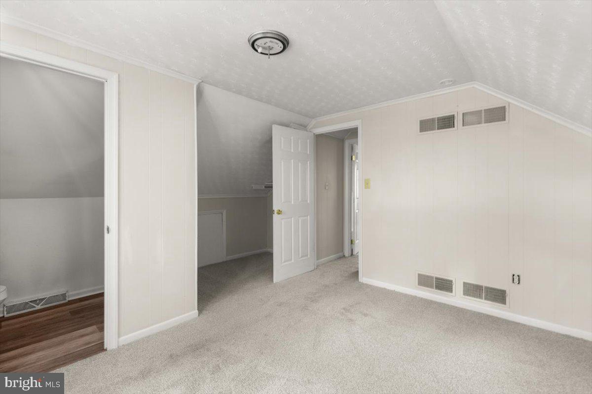 227 LAKEVIEW DR, CROSS JUNCTION, Virginia 22625, 4 Bedrooms Bedrooms, 10 Rooms Rooms,2 BathroomsBathrooms,Residential,For sale,227 LAKEVIEW DR,VAFV2034150 MLS # VAFV2034150