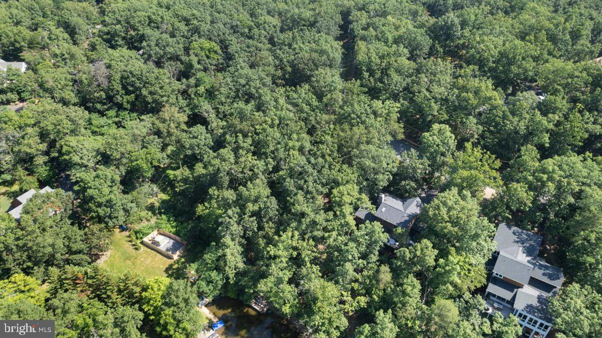 227 LAKEVIEW DR, CROSS JUNCTION, Virginia 22625, 4 Bedrooms Bedrooms, 10 Rooms Rooms,2 BathroomsBathrooms,Residential,For sale,227 LAKEVIEW DR,VAFV2034150 MLS # VAFV2034150