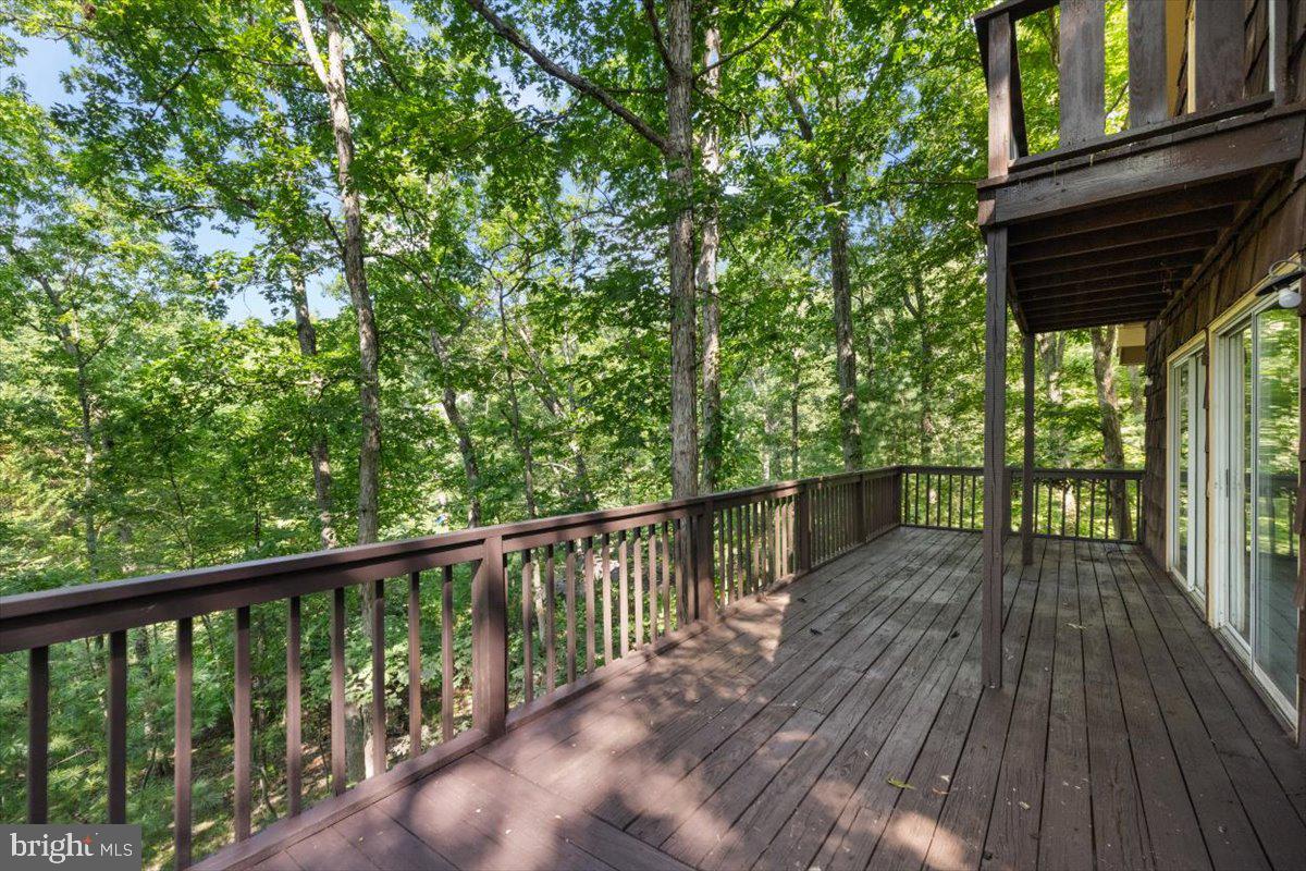 227 LAKEVIEW DR, CROSS JUNCTION, Virginia 22625, 4 Bedrooms Bedrooms, 10 Rooms Rooms,2 BathroomsBathrooms,Residential,For sale,227 LAKEVIEW DR,VAFV2034150 MLS # VAFV2034150