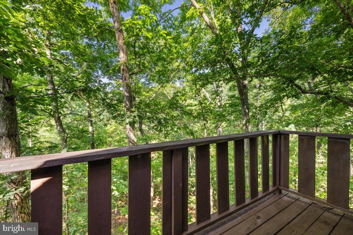 227 LAKEVIEW DR, CROSS JUNCTION, Virginia 22625, 4 Bedrooms Bedrooms, 10 Rooms Rooms,2 BathroomsBathrooms,Residential,For sale,227 LAKEVIEW DR,VAFV2034150 MLS # VAFV2034150