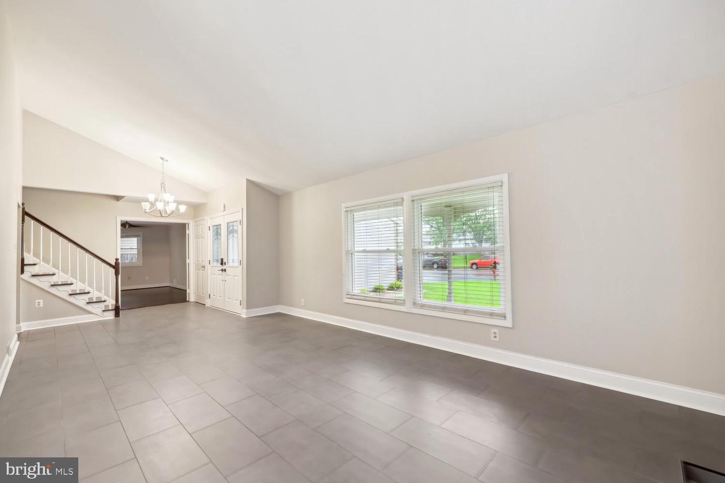 810 SUGARLAND RUN DR, STERLING, Virginia 20164, 4 Bedrooms Bedrooms, ,3 BathroomsBathrooms,Residential,For sale,810 SUGARLAND RUN DR,VALO2097774 MLS # VALO2097774