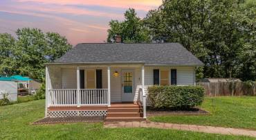 2312 OAK ST, FREDERICKSBURG, Virginia 22401, 2 Bedrooms Bedrooms, ,1 BathroomBathrooms,Residential,For sale,2312 OAK ST,VAFB2008336 MLS # VAFB2008336