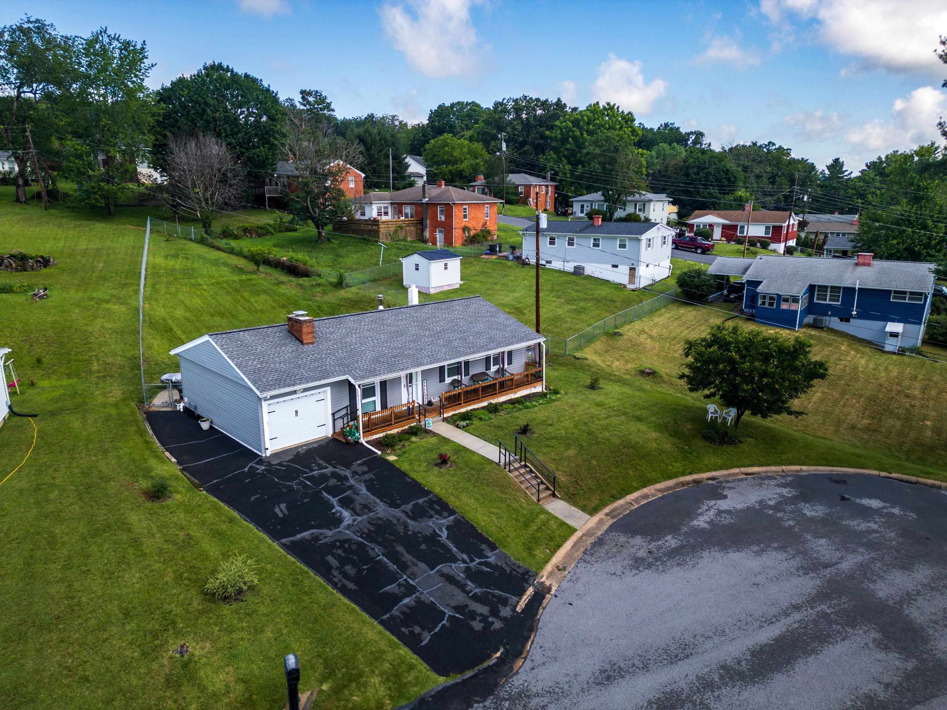 2399 HIGHVIEW CIR, STAUNTON, Virginia 24401, 2 Bedrooms Bedrooms, ,1 BathroomBathrooms,Residential,2399 HIGHVIEW CIR,666846 MLS # 666846
