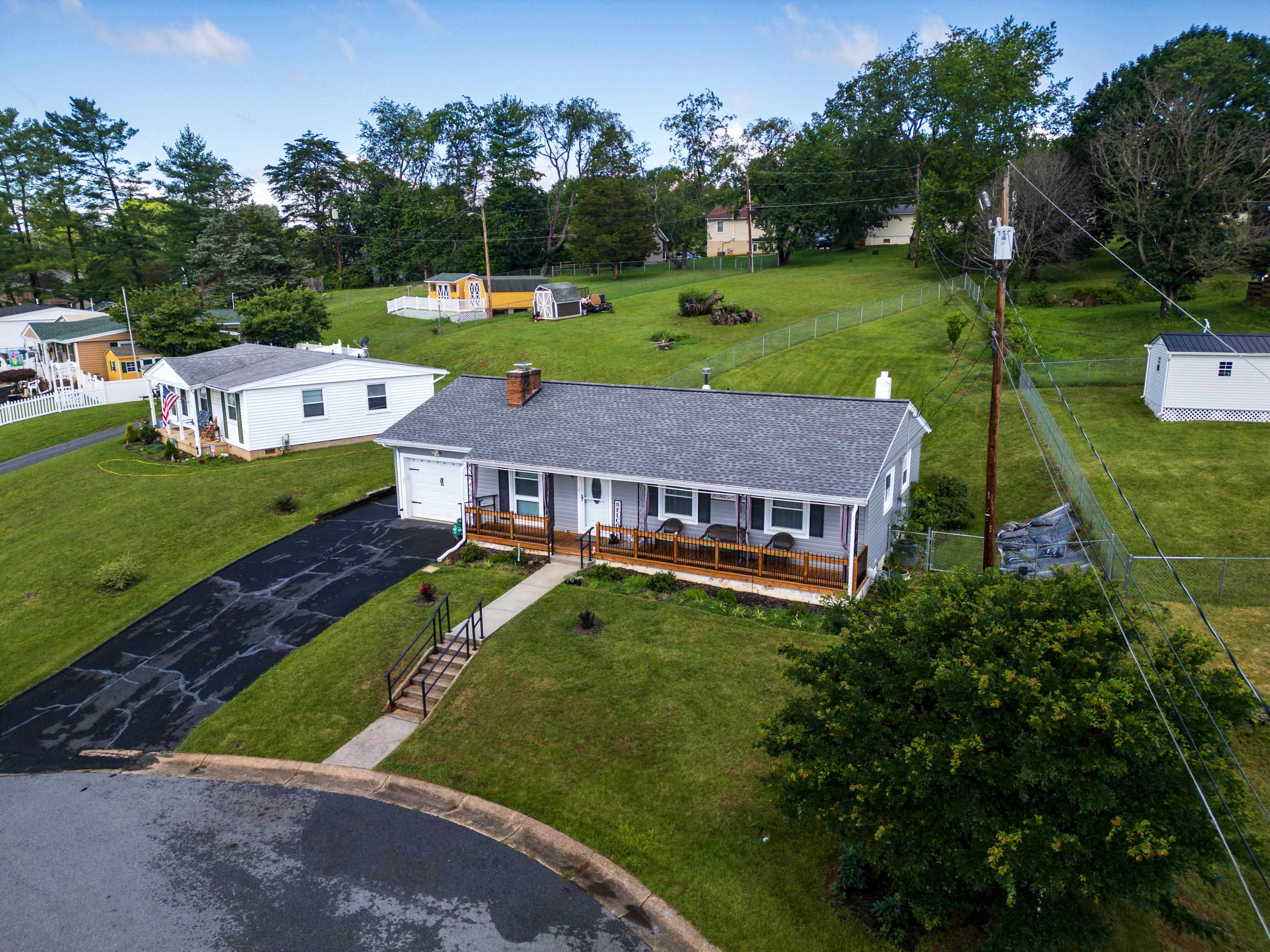 2399 HIGHVIEW CIR, STAUNTON, Virginia 24401, 2 Bedrooms Bedrooms, ,1 BathroomBathrooms,Residential,2399 HIGHVIEW CIR,666846 MLS # 666846