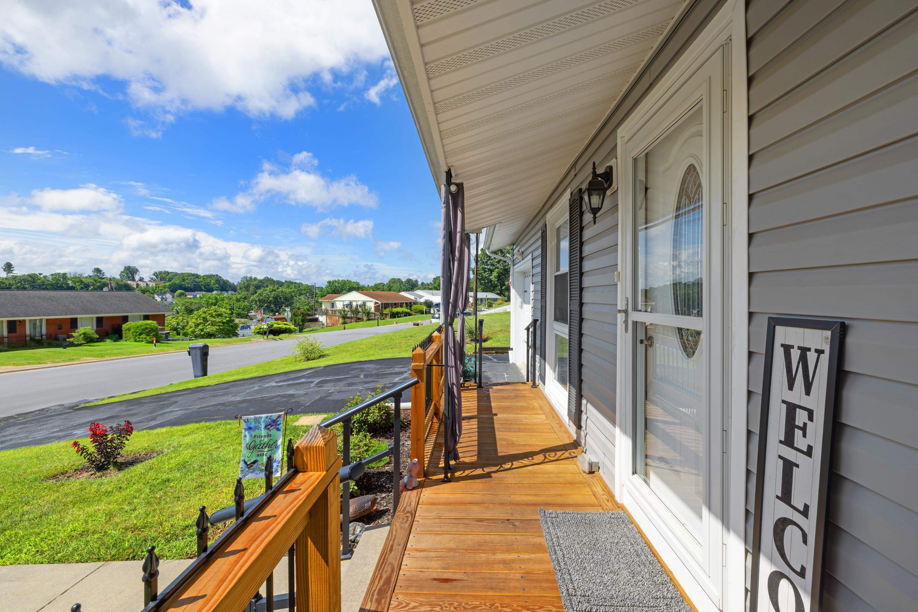 2399 HIGHVIEW CIR, STAUNTON, Virginia 24401, 2 Bedrooms Bedrooms, ,1 BathroomBathrooms,Residential,2399 HIGHVIEW CIR,666846 MLS # 666846