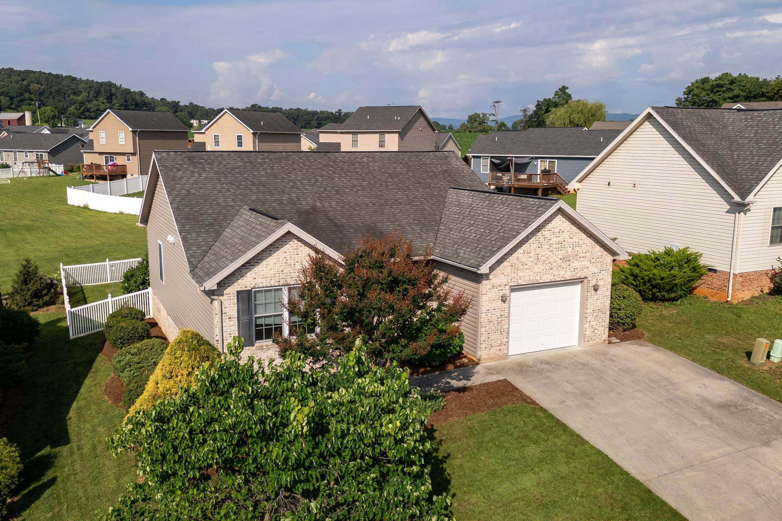 14781 JUSTICE CROSSING, BROADWAY, Virginia 22815, 3 Bedrooms Bedrooms, ,2 BathroomsBathrooms,Residential,14781 JUSTICE CROSSING,666849 MLS # 666849