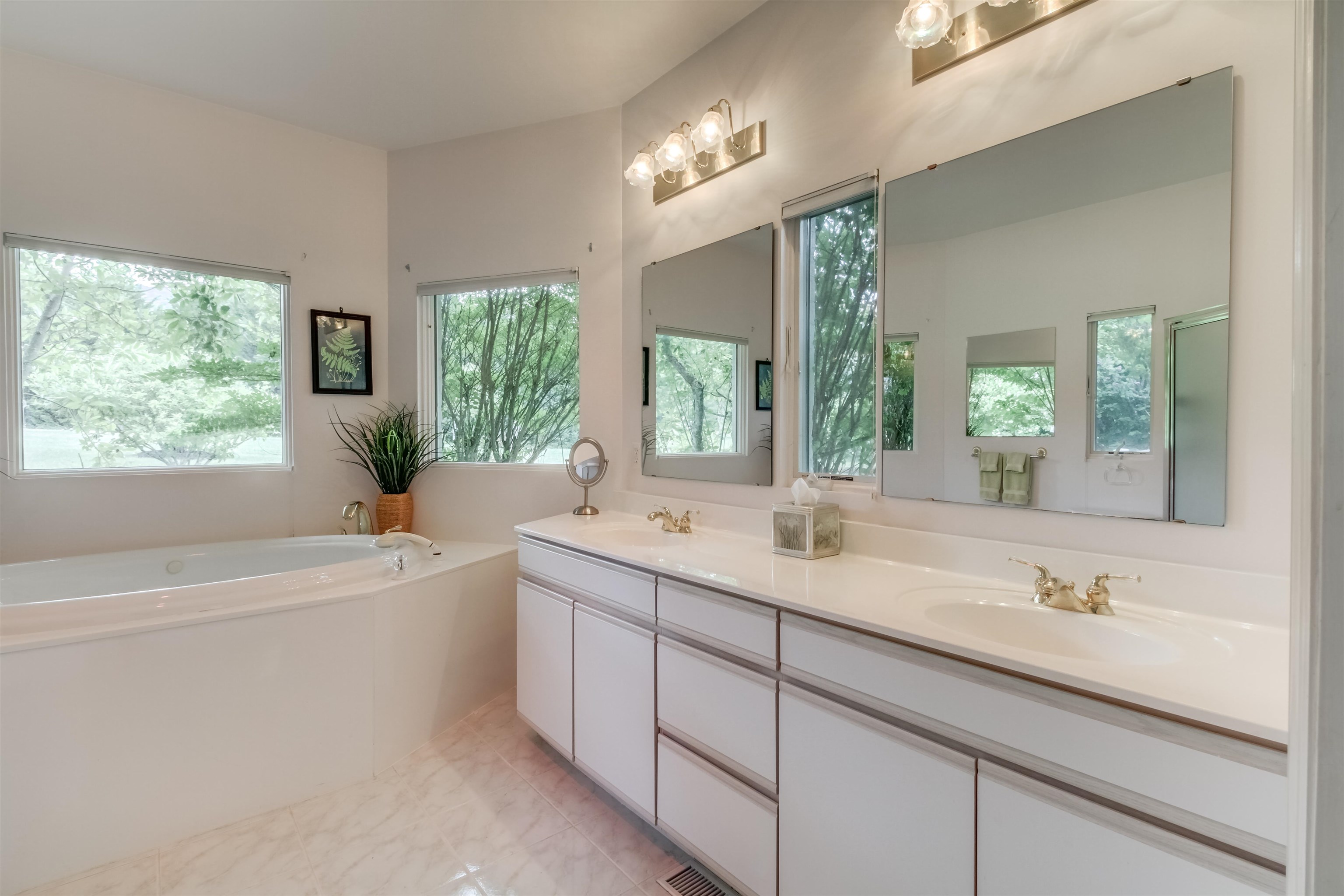 71 SAND HILL LN, WARM SPRINGS, Virginia 24484, 3 Bedrooms Bedrooms, ,4 BathroomsBathrooms,Residential,71 SAND HILL LN,666857 MLS # 666857