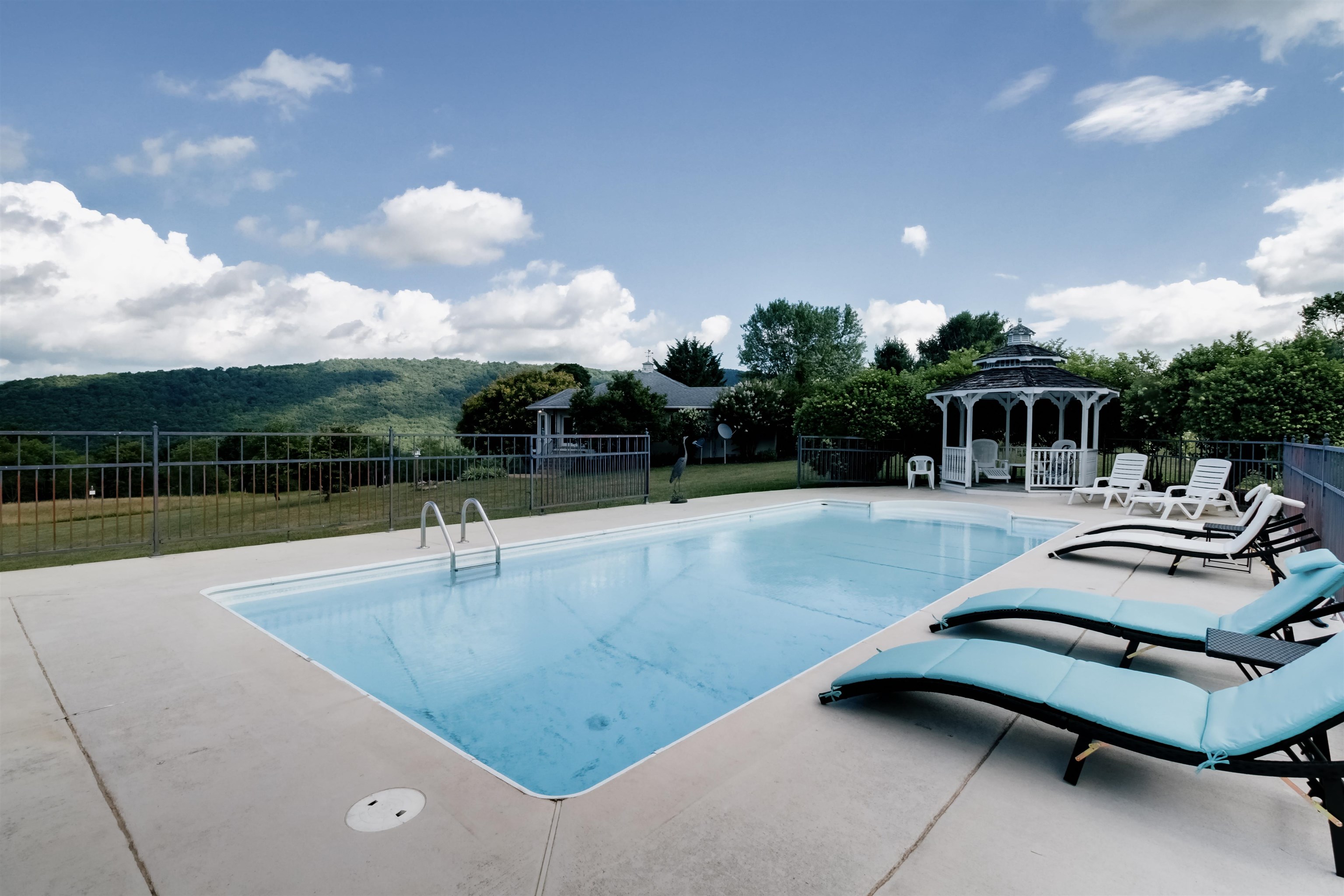 71 SAND HILL LN, WARM SPRINGS, Virginia 24484, 3 Bedrooms Bedrooms, ,4 BathroomsBathrooms,Residential,71 SAND HILL LN,666857 MLS # 666857